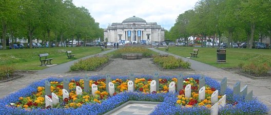 [ Another view of it, after planting with flowers ]